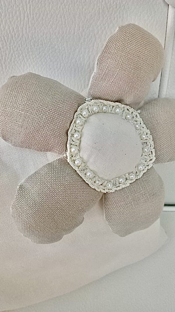 Cuscino nascita in misto lino con fiori - immagine 4